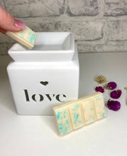 Load image into Gallery viewer, Hand poured wax melts snap bar “Fresh Clean Cotton”
