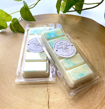 Load image into Gallery viewer, Hand poured wax melts snap bar “Fresh Clean Cotton”
